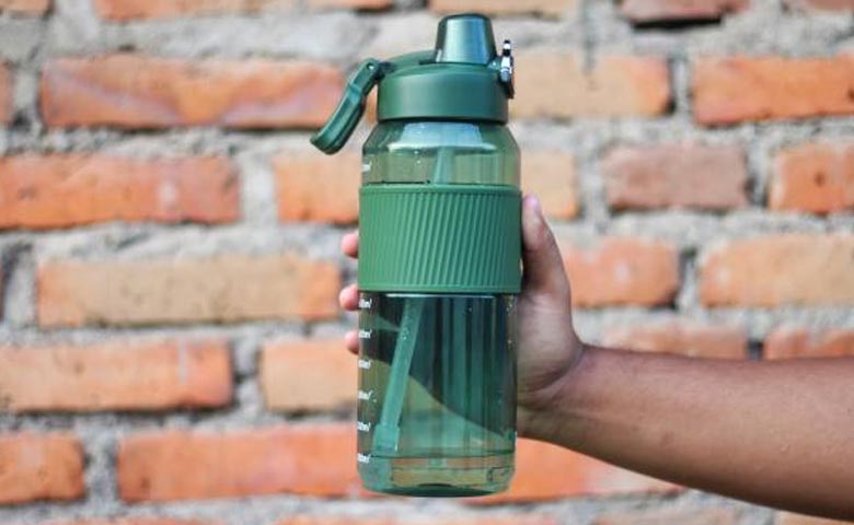 Choosing a Plastic Water Bottle